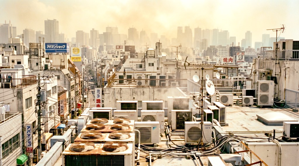 Canicule et climatiseurs sur les toits d'Osaka